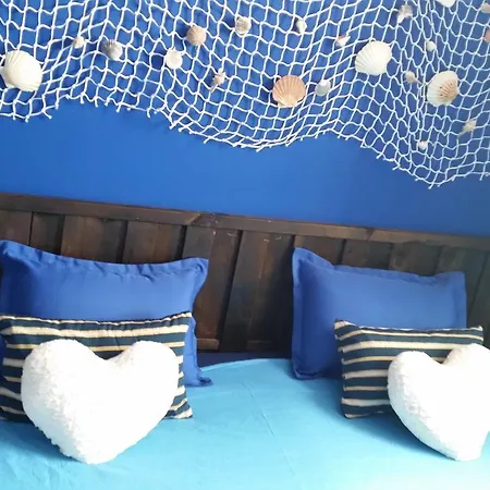 Villa Riki - Bed & Breakfast 아로나