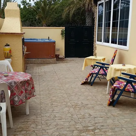 Couette-café Villa Riki - Bed & Breakfast 2*